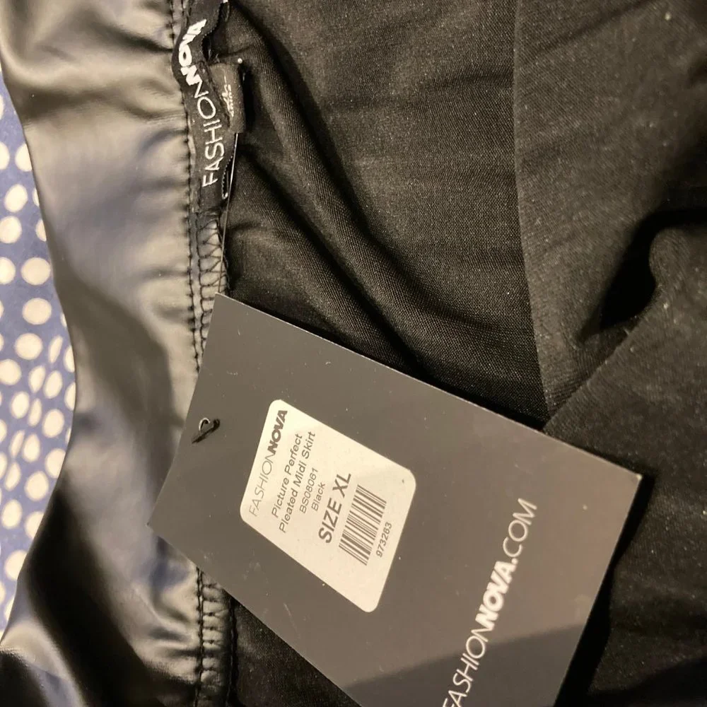 Picture Perfect pleated black faux leather midi skirt-NWT - Picture 3 of 4